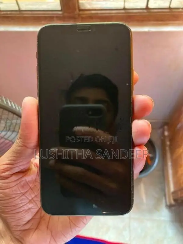 Apple iPhone XS (Used)