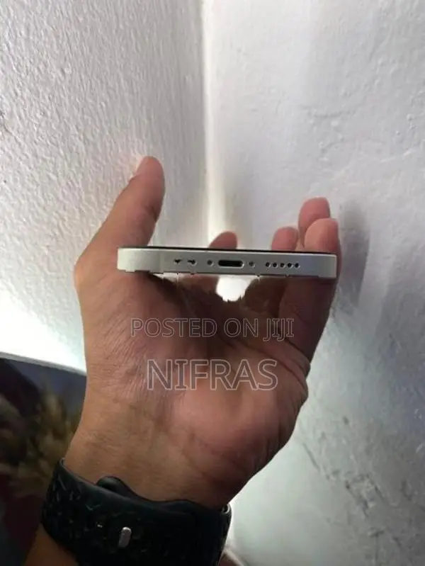 Apple iPhone 13 128GB (Used)