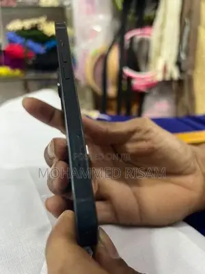 Apple iPhone 13 (Used)