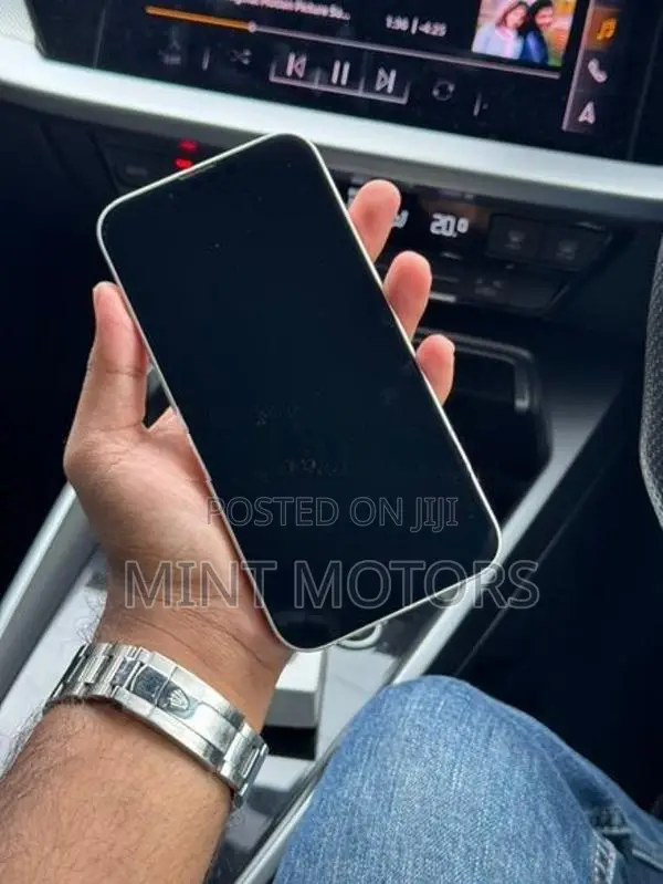 Apple iPhone 14 128GB Starlight (Used)