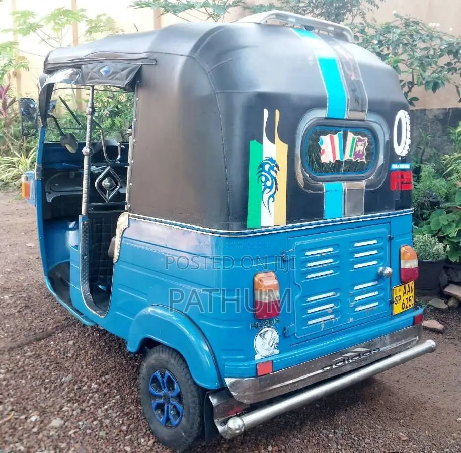 Bajaj 4 Stroke 2013 Three Wheel (Used)