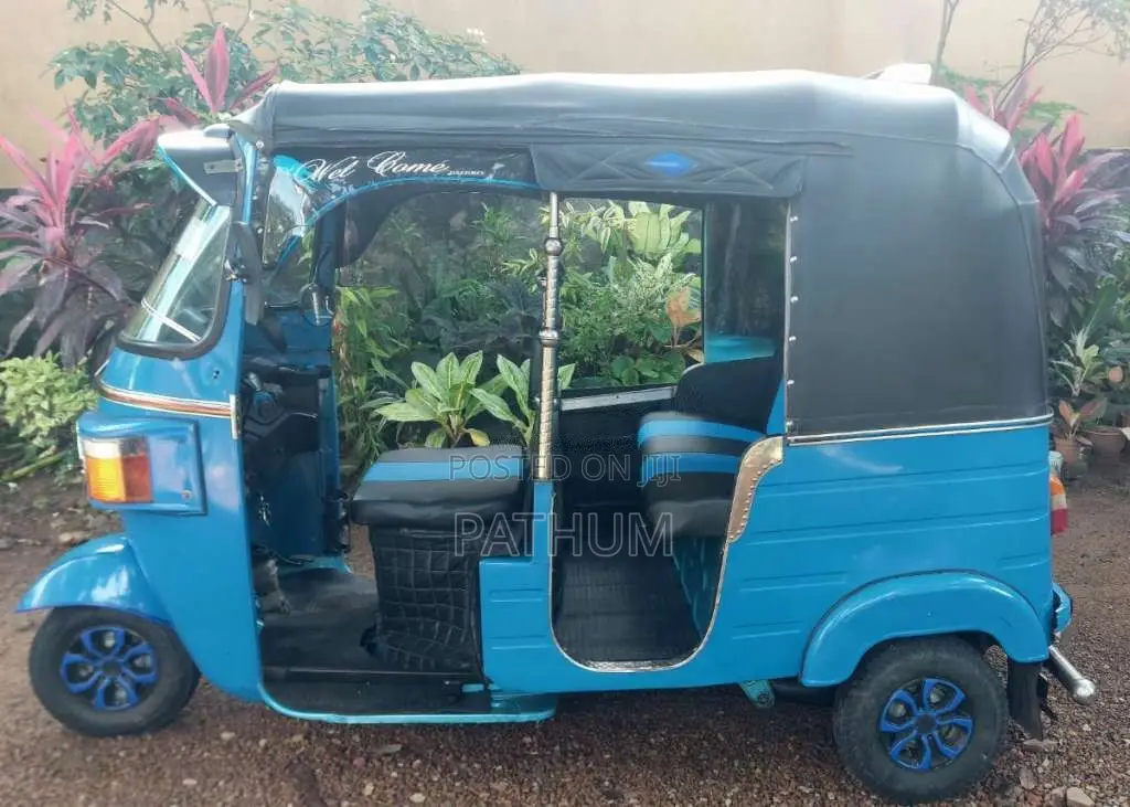 Bajaj 4 Stroke 2013 Three Wheel (Used)