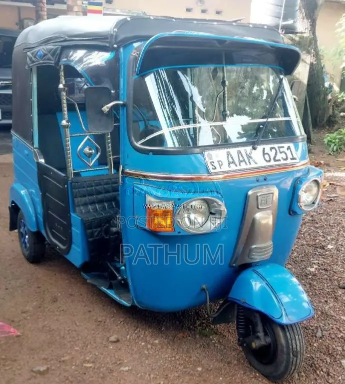 Bajaj 4 Stroke 2013 Three Wheel (Used)