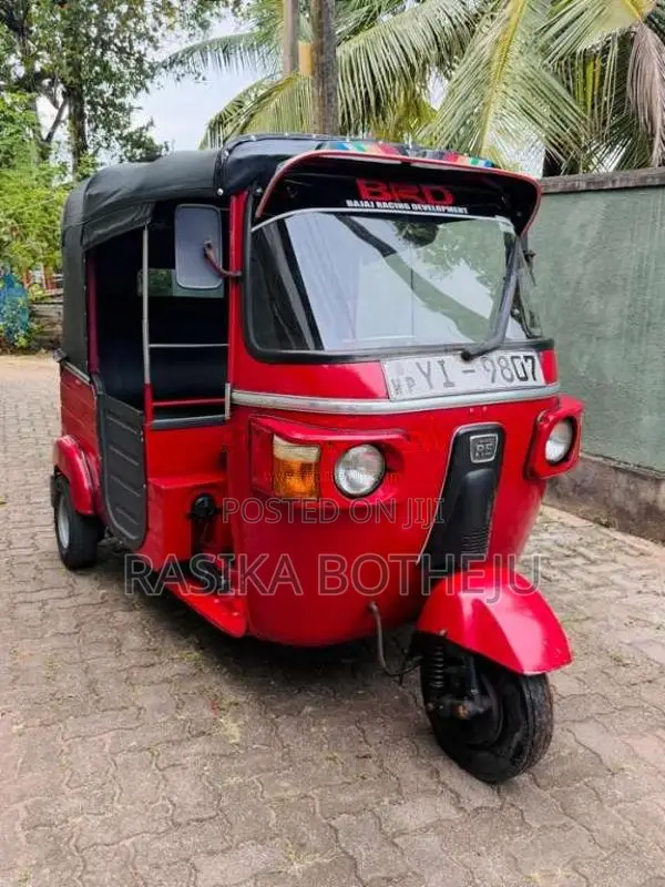 Bajaj 4 Stroke 2010 Three Wheel (Used)