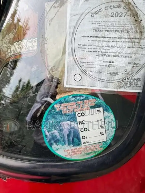 Bajaj 4 Stroke 2010 Three Wheel (Used)