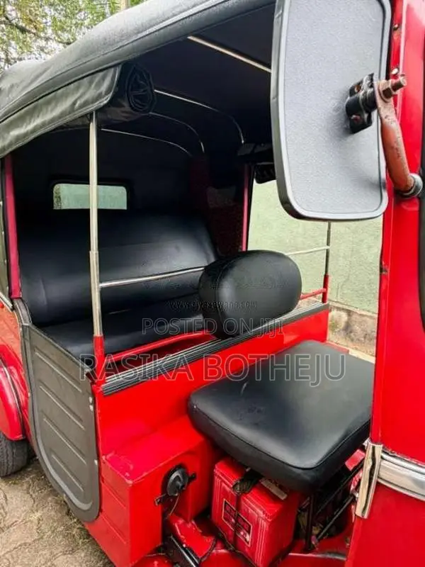 Bajaj 4 Stroke 2010 Three Wheel (Used)