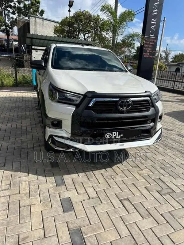 Toyota Hilux Rocco 2025 Pickup (Used)