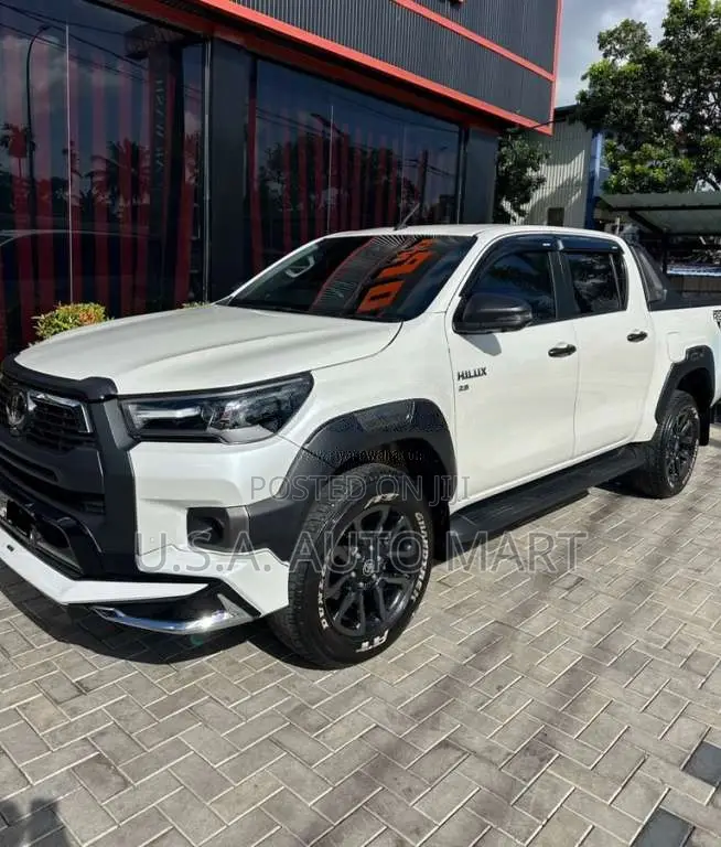 Toyota Hilux Rocco 2025 Pickup (Used)