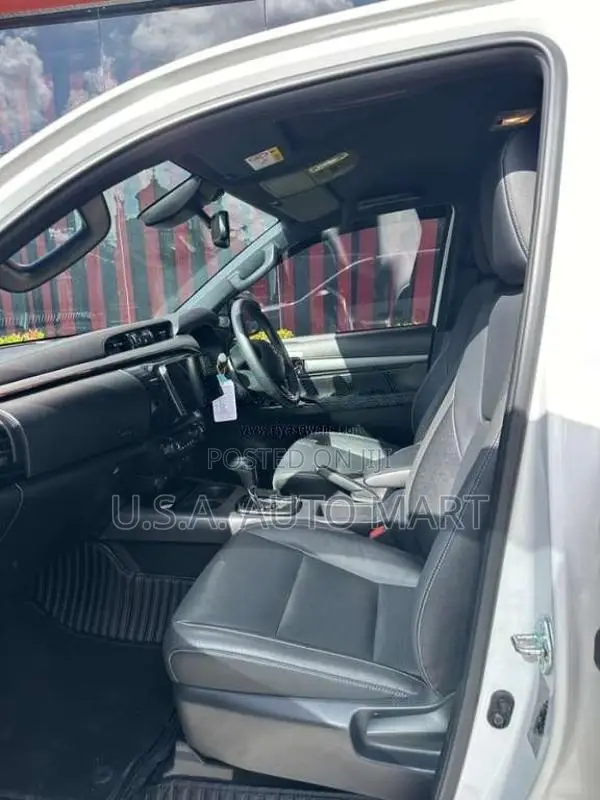Toyota Hilux Rocco 2025 Pickup (Used)