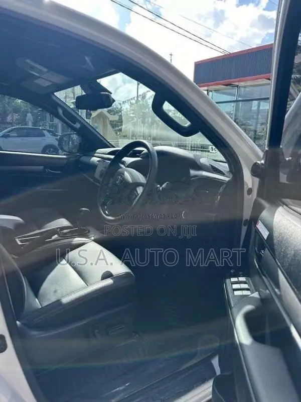 Toyota Hilux Rocco 2025 Pickup (Used)