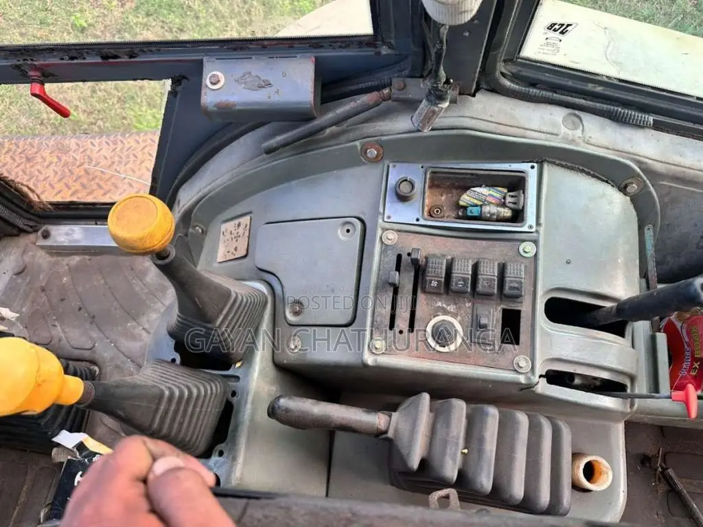 JCB 3CX 1995 Heavy-Duty (Used)