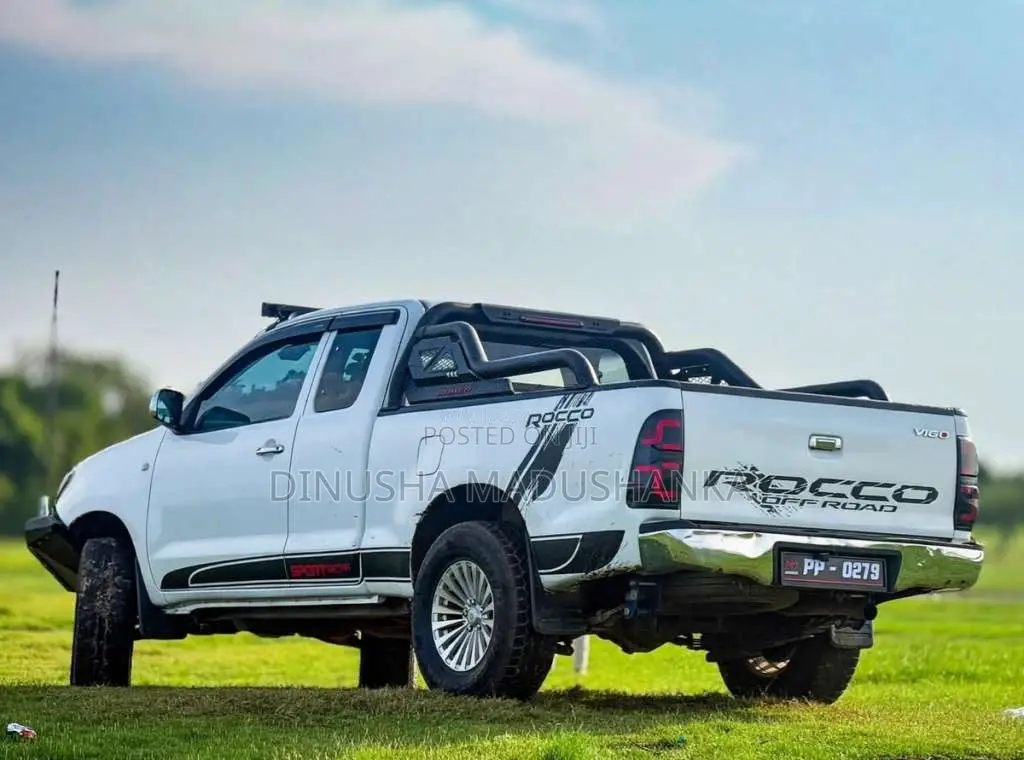 Toyota Hilux 2009 Pickup (Used)