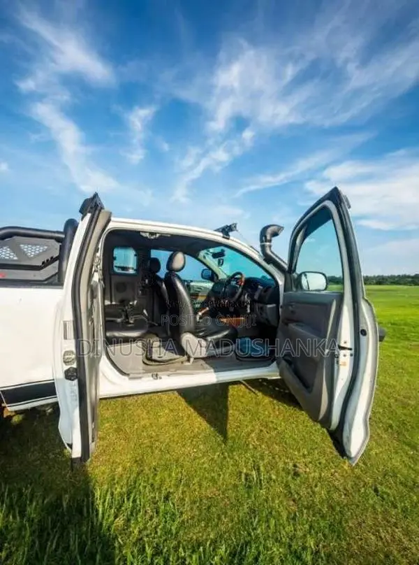 Toyota Hilux 2009 Pickup (Used)