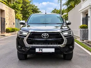 Toyota Hilux V Revo 2025 Pickup (Used)