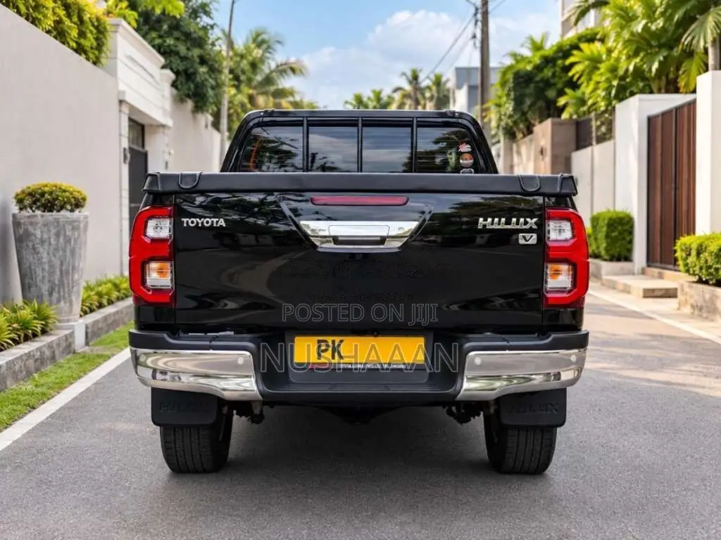 Toyota Hilux V Revo 2025 Pickup (Used)