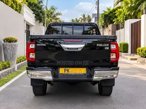 Toyota Hilux V Revo 2025 Pickup (Used)