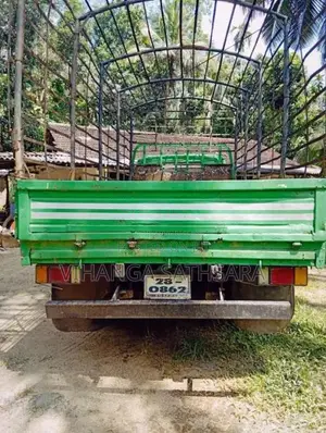 Isuzu ELF 1976 Lorry (Used)