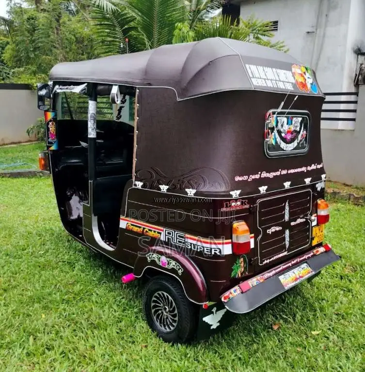 Bajaj RE 205 2011 Three Wheel (Used)