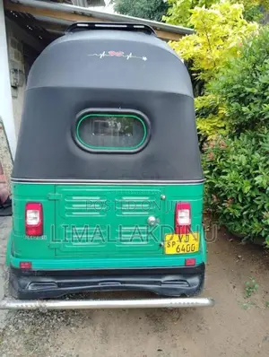Bajaj RE 205 2011 Three Wheel (Used)