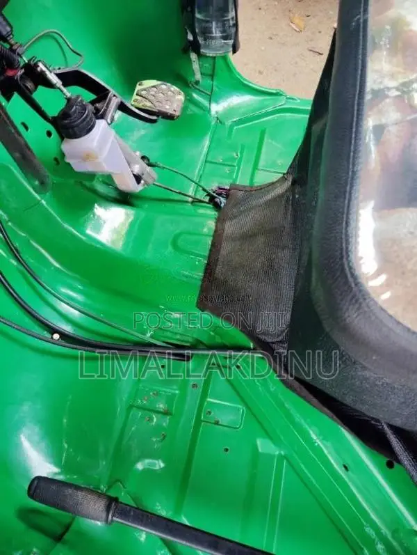 Bajaj RE 205 2011 Three Wheel (Used)