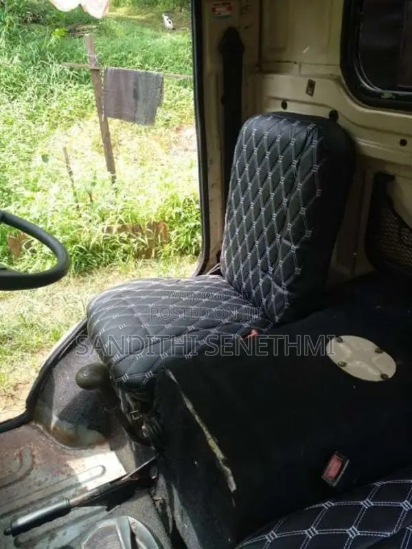 Tata Dimo Batta 2011 Lorry (Used)