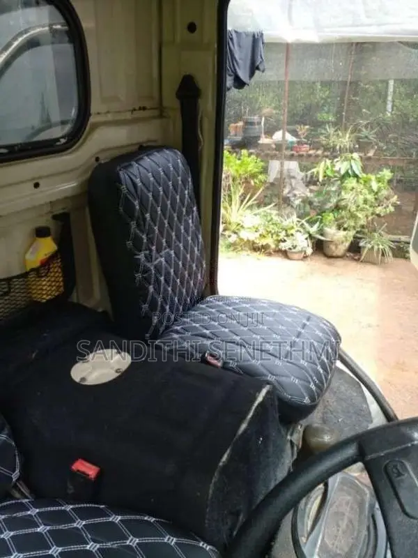 Tata Dimo Batta 2011 Lorry (Used)