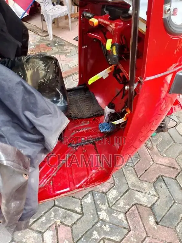 Bajaj 2 Stroke 2004 Three Wheel (Used)