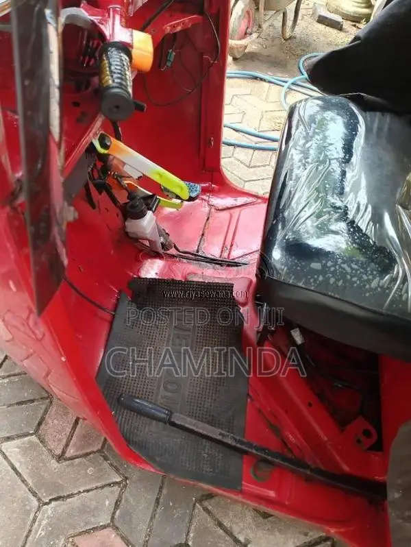 Bajaj 2 Stroke 2004 Three Wheel (Used)