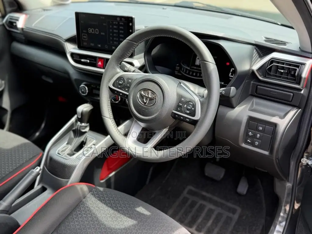 Toyota Raize Z GRADE APPLE 4WAY 2021 SUV (Used)