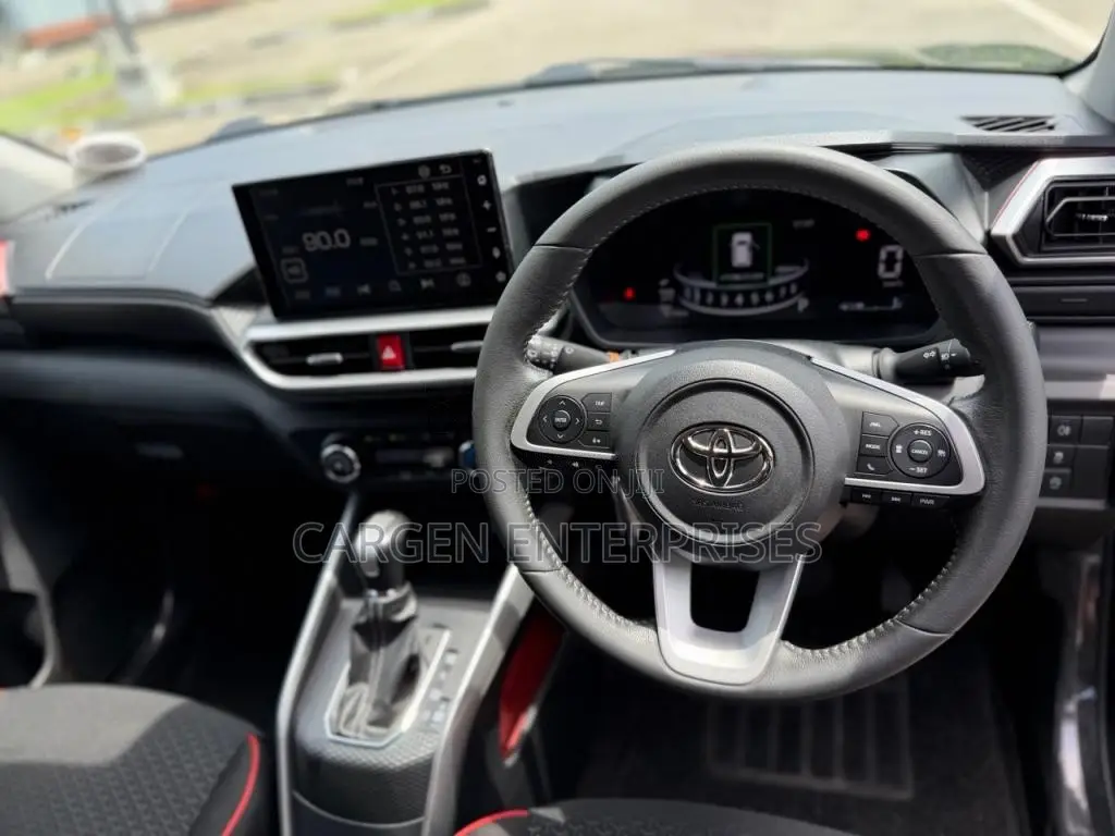 Toyota Raize Z GRADE APPLE 4WAY 2021 SUV (Used)