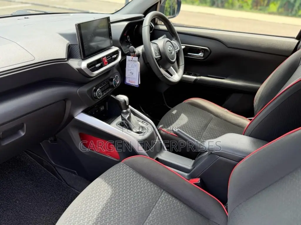 Toyota Raize Z GRADE APPLE 4WAY 2021 SUV (Used)