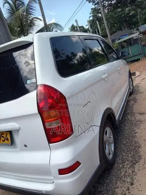 DFSK Glory 330 2016 SUV (Used)