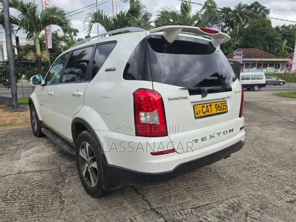 Micro Rexton 2017 SUV (Used)