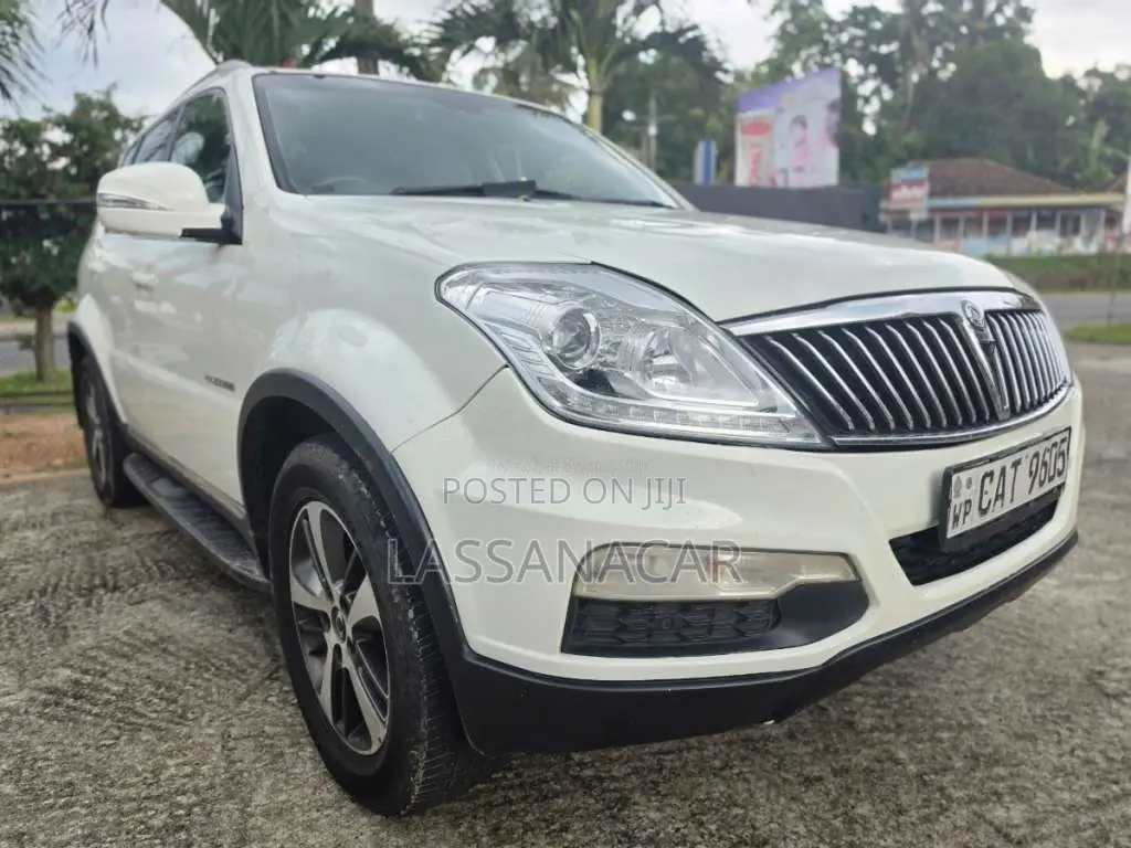 Micro Rexton 2017 SUV (Used)