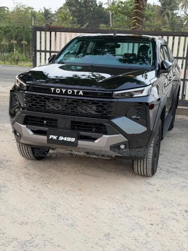 Toyota Hilux 2025 Pickup (Used)