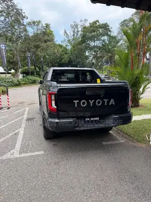 Toyota Hilux 2025 Pickup (Used)