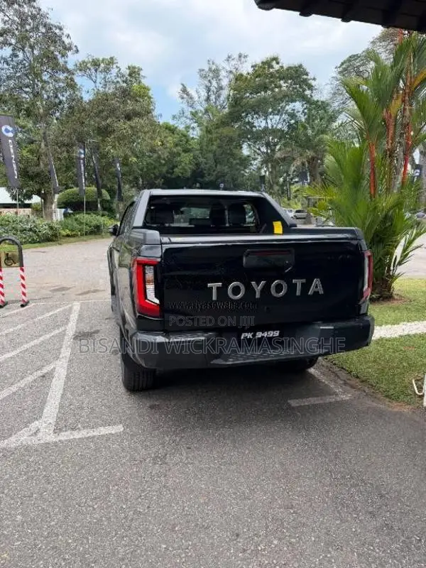 Toyota Hilux 2025 Pickup (Used)