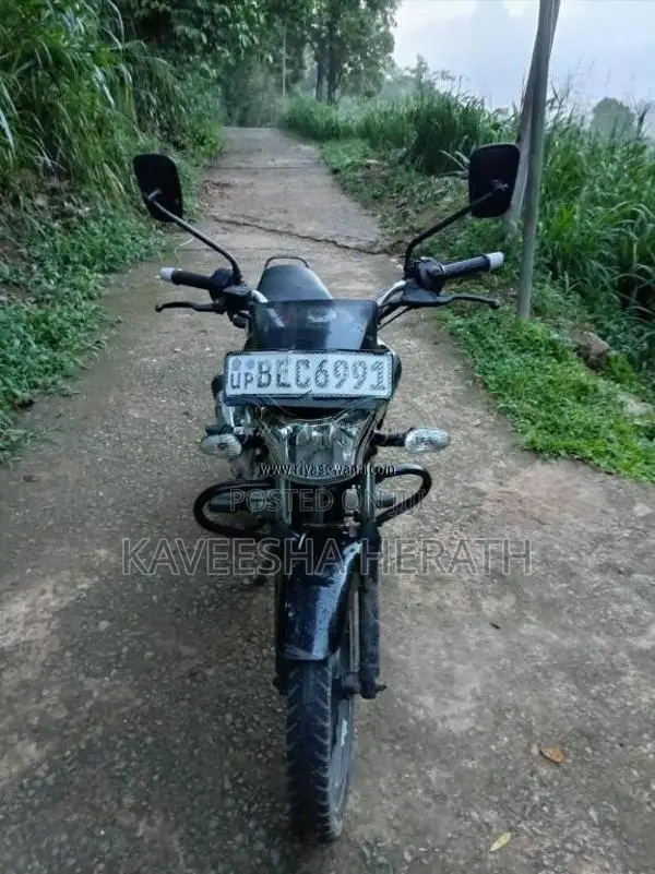 Bajaj V15 2016 Motorbike (Used)