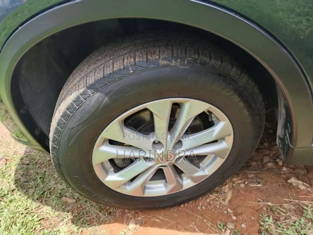 Nissan X-Trail PREMIUM 2WD 2016 SUV (Used)