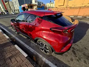 Toyota CHR 2019 SUV (Used)