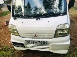 Mitsubishi Minicab 2000 Van (Used)