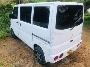 Mitsubishi Minicab 2000 Van (Used)