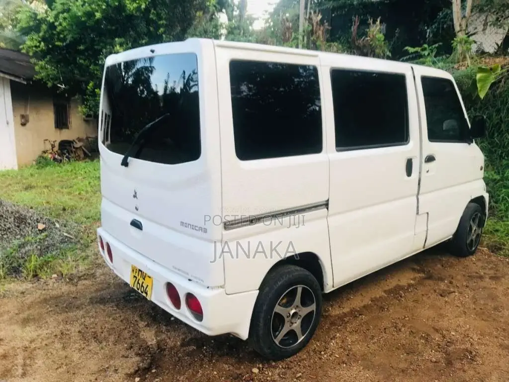 Mitsubishi Minicab 2000 Van (Used)