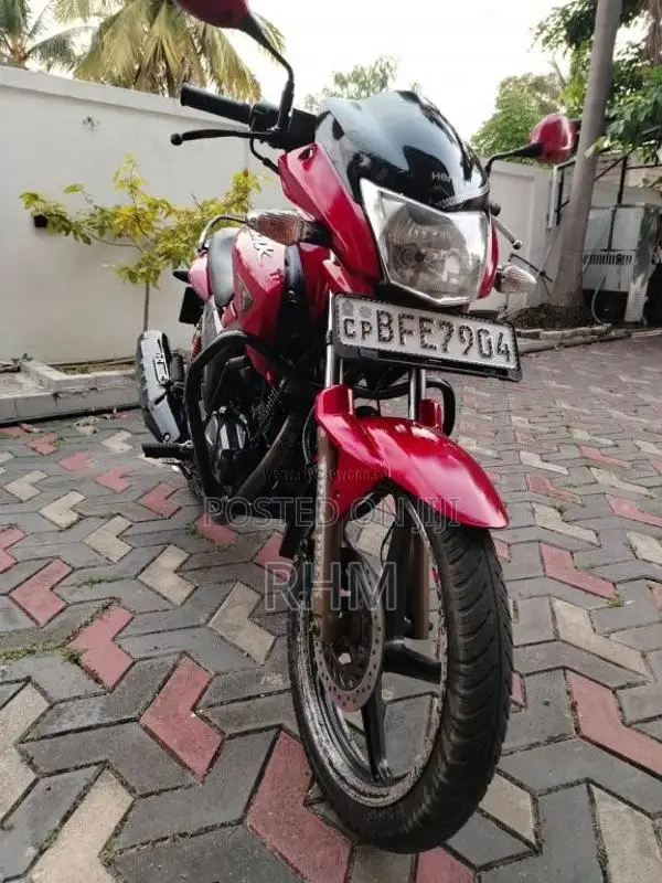 Hero Hunk 2017 Motorbike (Used)