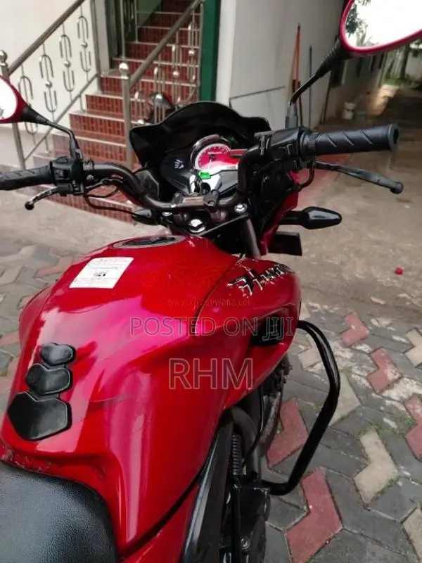 Hero Hunk 2017 Motorbike (Used)