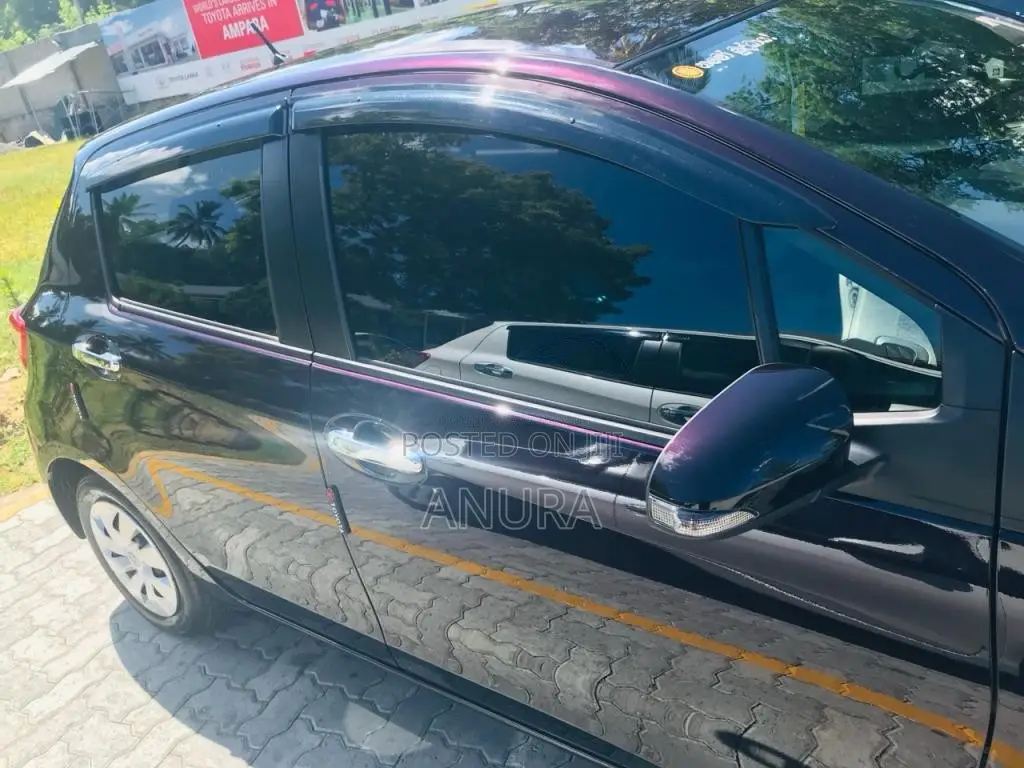Toyota Vitz 2018 Car (Used)