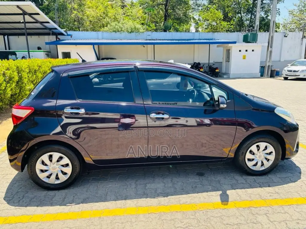 Toyota Vitz 2018 Car (Used)