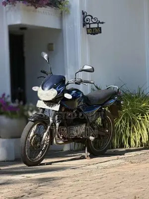 Bajaj Discover 2005 Motorbike (Used)