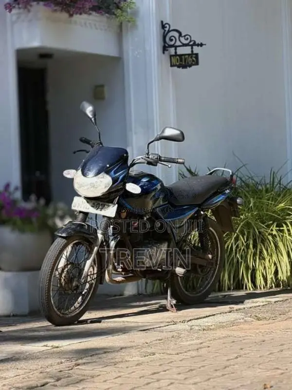 Bajaj Discover 2005 Motorbike (Used)