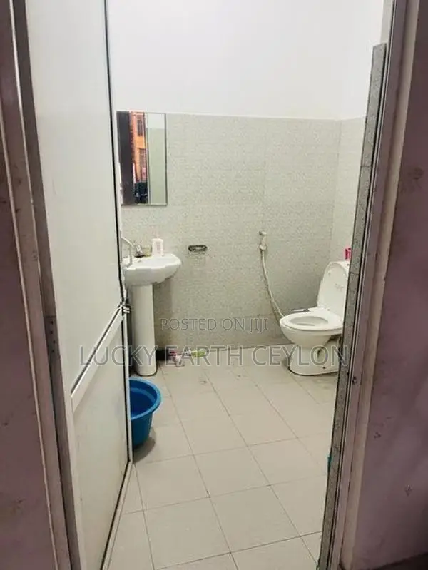 Thalawathugoda 2nd Floor, Main Rd Commercial Space for Rent (MG1104)